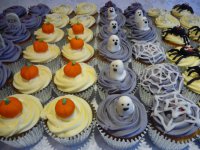 halloween cupcakes pumpkins - 1.JPG