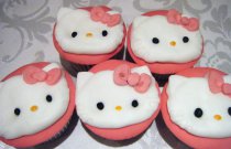 hello kitty cupcakes 1.jpg